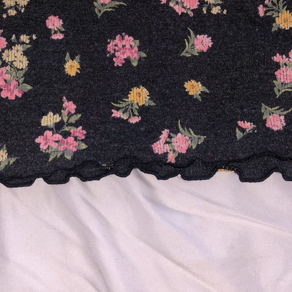 FLORAL PATCH WORK CROP TOP - Picture 6 of 6